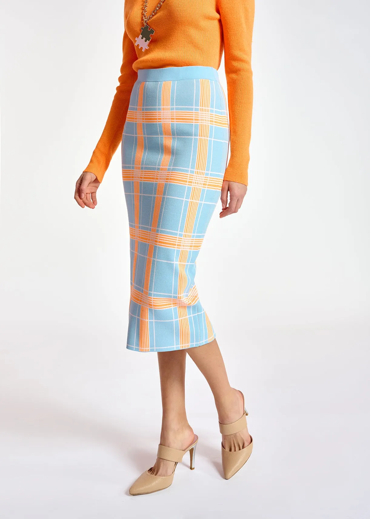 Light blue knitted midi skirt with check motif